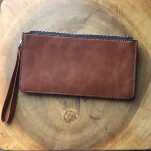 ♥️NWOT♥️Leather Wristlet